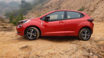Tata Altroz Records 557 Growth